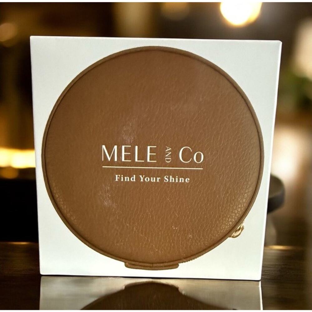 MELE AND CO Travel Jewelry Case Round BROWN PU Leather NEW IN BOX